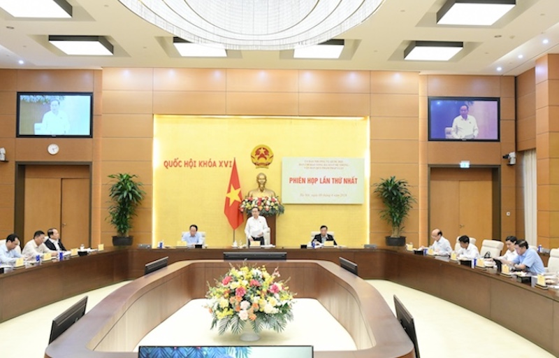 Chuyển từ “làm luật cho đủ” sang “làm luật để phát triển”